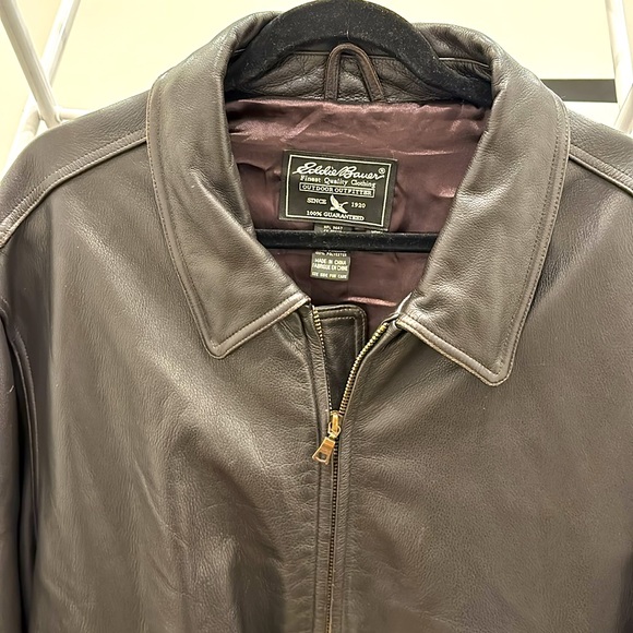 Men’s leather bomber jacket vintage in EUC! - Picture 2 of 4